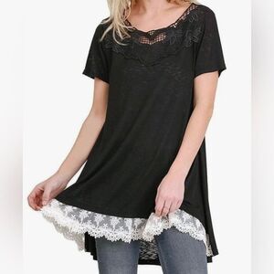 Umgee White Floral Crochet Lace Trim Black Tunic Top Medium